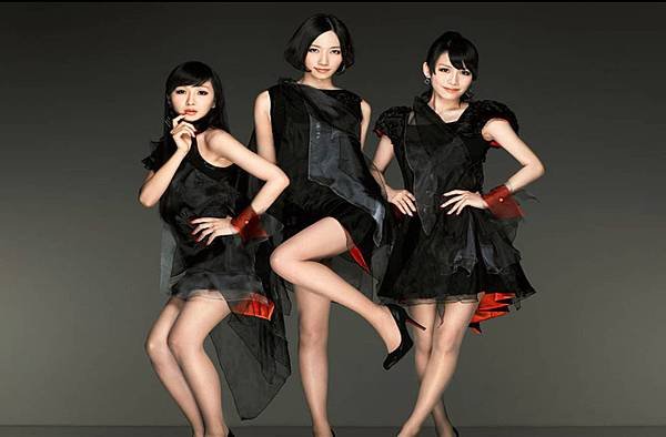 Perfume_レーザービームofficial photo(enlarge).jpg