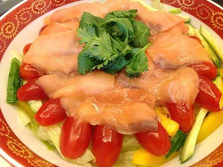 i煙燻鮭魚生菜沙拉