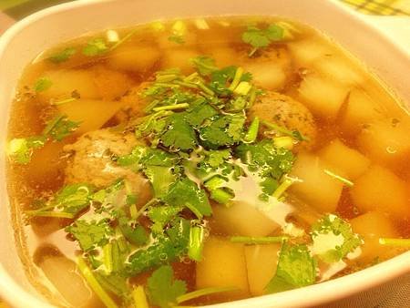 銀蘿牛肉丸湯