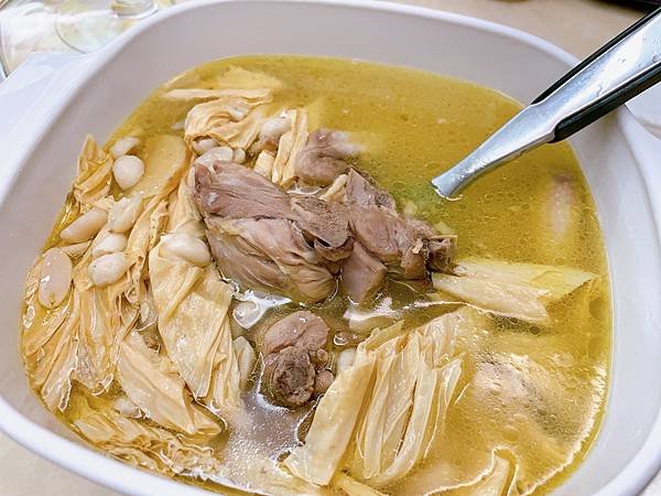 腐竹花生雞湯