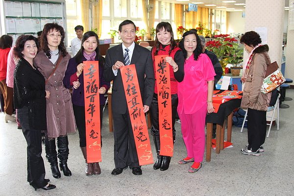 me兔春聯，各有巧妙。.jpg
