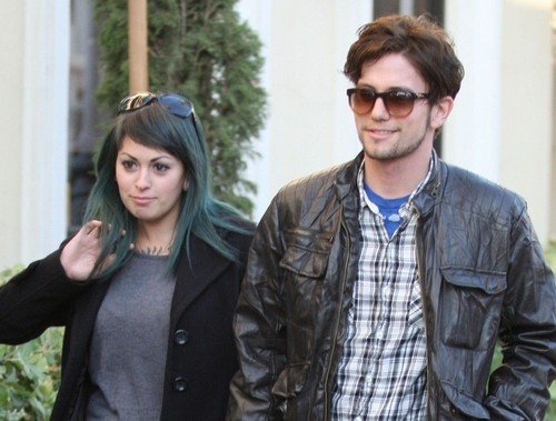 Jackson Rathbone and 女友Sheila Hafsadi