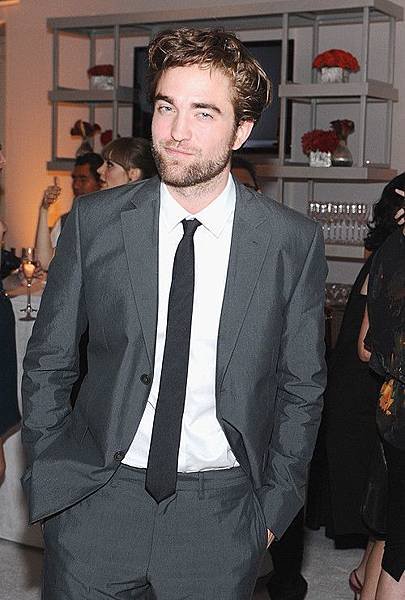 Rob出席 19th Annual ELLE Women in Hollywood Celebration-20121015 (24)