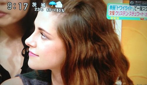 【東京BD2電影宣傳】Kristen Stewart 接受日本 Sukkir電視採訪-20121022 (4)