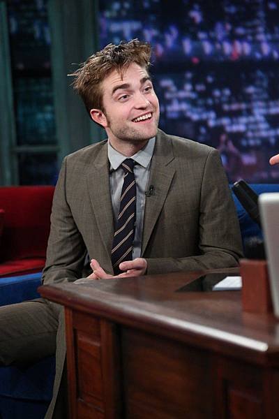 【BD2電影宣傳之旅：紐約】Rob on Jimmy Fallon-20121108 (8)