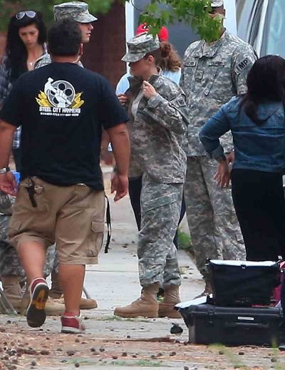 Kristen 新片《Camp X-Ray》開拍 DAY 5-20130721 (2).jpg