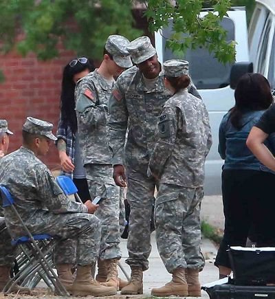 Kristen 新片《Camp X-Ray》開拍 DAY 5-20130721 (8).jpg