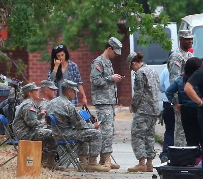 Kristen 新片《Camp X-Ray》開拍 DAY 5-20130721 (12).jpg