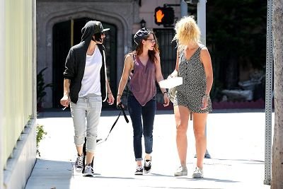 Kristen Out &amp; About In L.A. Over The Weekend-20130727 (6).jpg