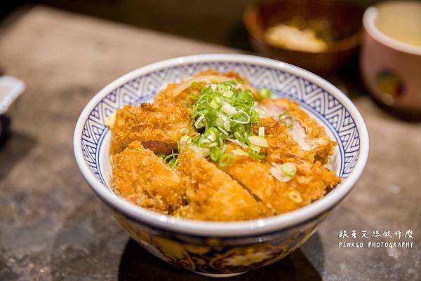 高雄美食 | 終於不用訂位的國秀食堂 丼飯 拉麵