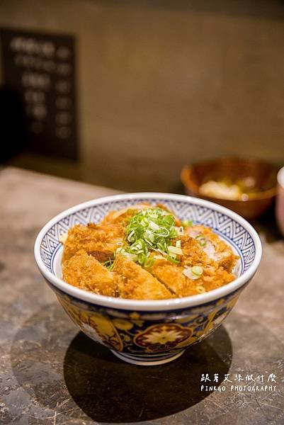 高雄美食 | 終於不用訂位的國秀食堂 丼飯 拉麵