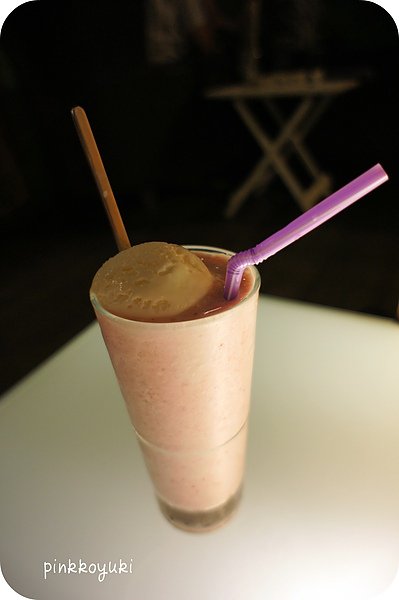 草莓香蕉冰淇淋冰吸.jpg