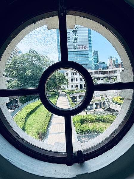 香港「尖沙嘴」走星光大道賞「維多利亞港燈光秀」、「1881商
