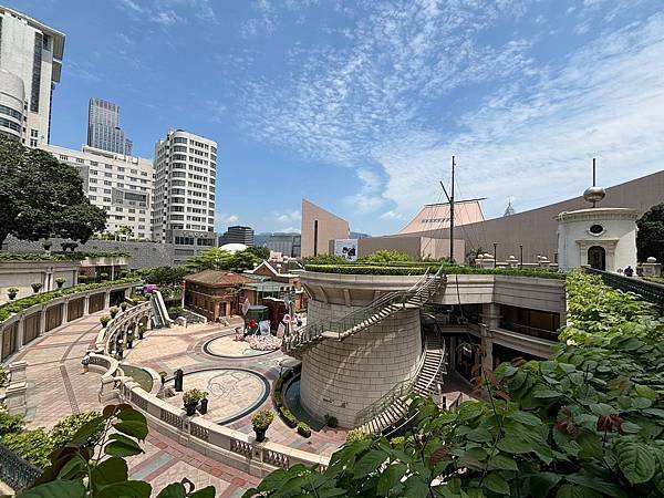 香港「尖沙嘴」走星光大道賞「維多利亞港燈光秀」、「1881商