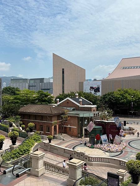 香港「尖沙嘴」走星光大道賞「維多利亞港燈光秀」、「1881商