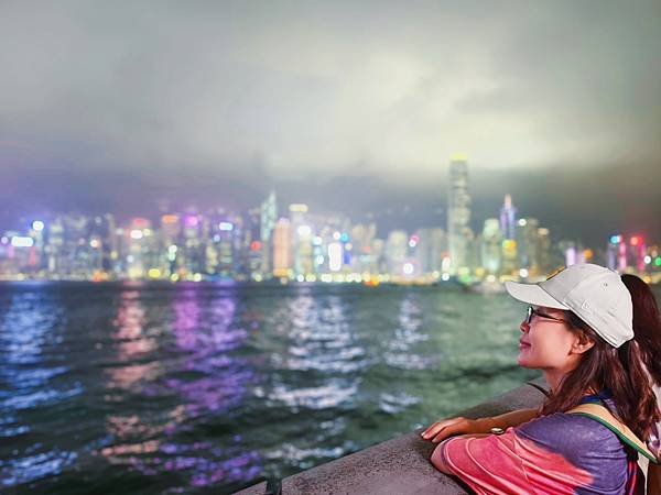 香港「尖沙嘴」走星光大道賞「維多利亞港燈光秀」、「1881商