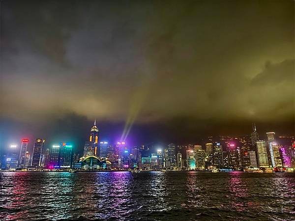 香港「尖沙嘴」走星光大道賞「維多利亞港燈光秀」、「1881商