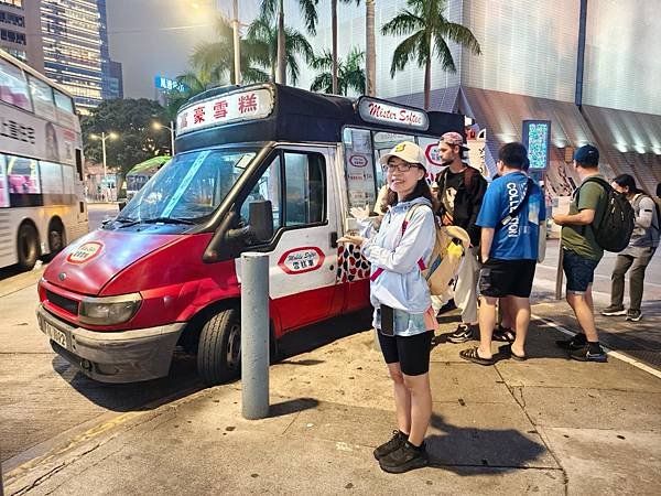 香港「尖沙嘴」走星光大道賞「維多利亞港燈光秀」、「1881商
