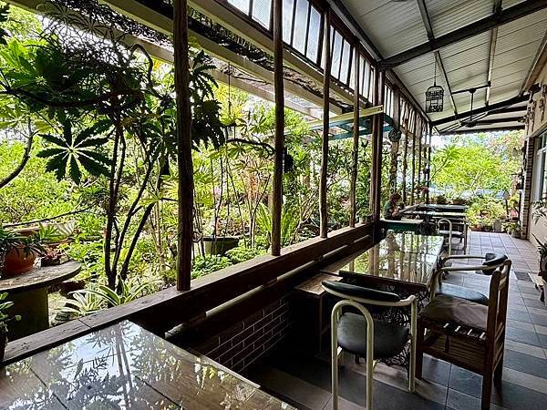 台南晃晃趣～「幸福包裝工廠」拍拍吃吃、「玄空法寺」放空去