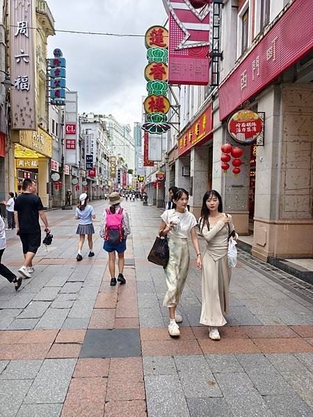 廣州～「華林國際玉器城」初體驗、「上下九步行街」隨意晃、異國