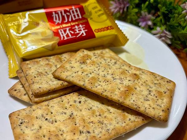 零食開箱分享餅乾推薦～評價優選【Kenji健司奶油胚芽餅】