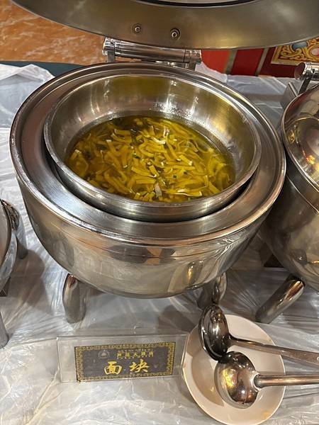 流浪到四川～黑水縣「蘆花酒店」 哪欸暗摸摸啊！