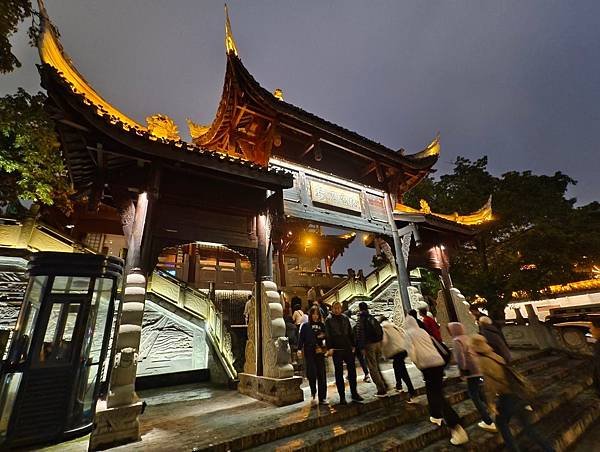 夜逛成都｜奎星樓街、寬窄巷、錦里古街
