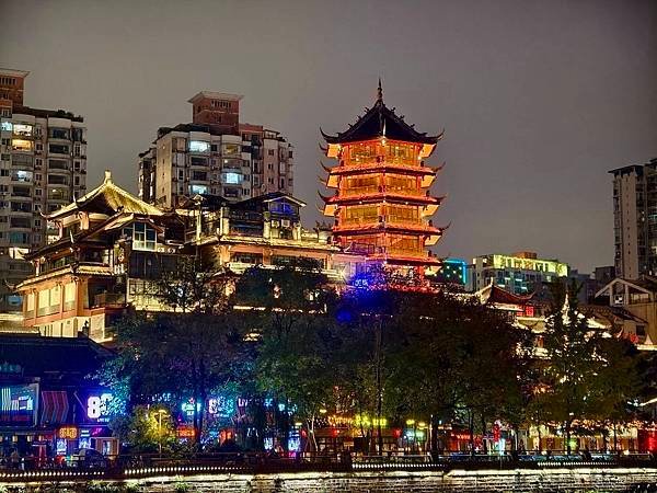 夜逛成都｜奎星樓街、寬窄巷、錦里古街