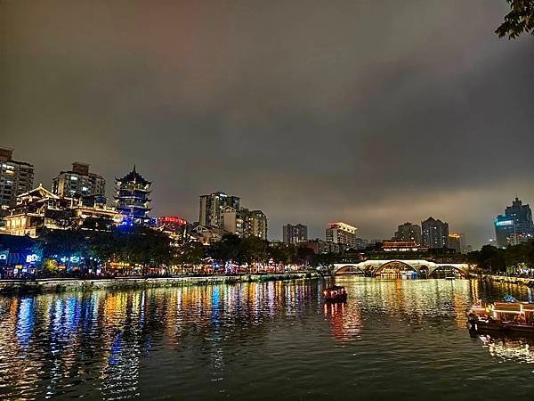 夜逛成都｜奎星樓街、寬窄巷、錦里古街