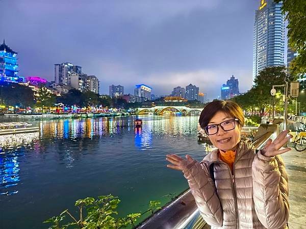 夜逛成都｜奎星樓街、寬窄巷、錦里古街