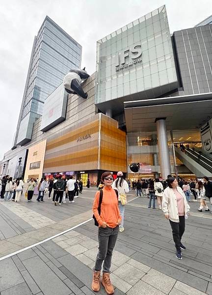 成都～人民公園、鶴鳴茶社、大慈寺、IFS國際金融中心、太古里