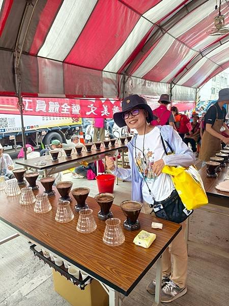 宗教盛事～ 追『白沙屯媽祖』感受香燈腳的熱情