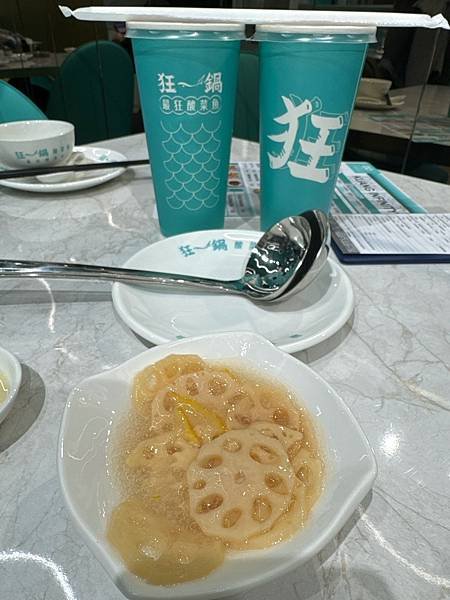 [西門酸菜魚推薦]打造Tiffany藍的用餐空間，主打時尚的