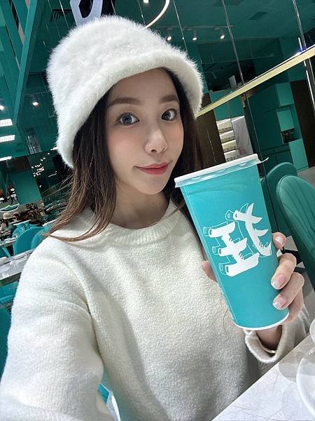 [西門酸菜魚推薦]打造Tiffany藍的用餐空間，主打時尚的