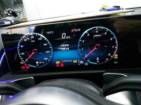 Mercedes Benz 2020 GLB250基礎小保養