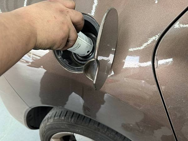 Peugeot 3008基礎保養+柴油濾心更換