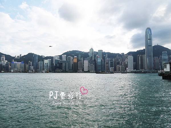 【香港 旅遊】尖沙咀輕旅行 維多利亞港景緻 香江燈光秀。附鄰