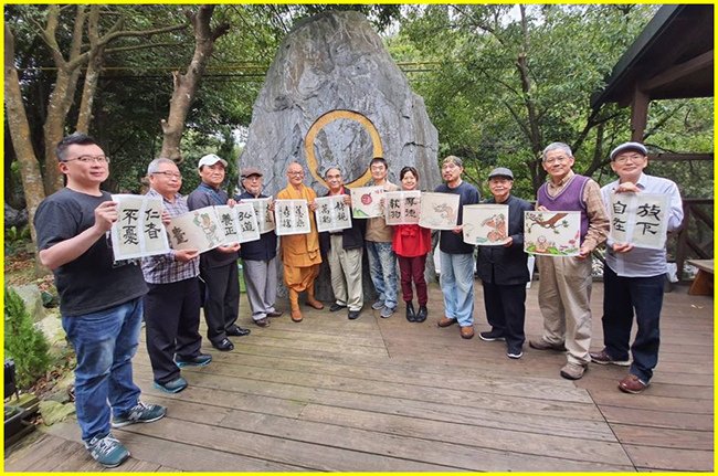 1--中華漫畫家協會在聖覺寺舉辦彩繪燈罩祈福活動--1.jpg