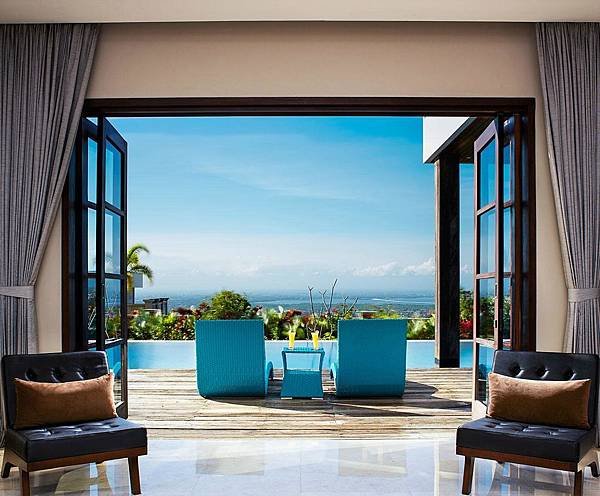 sun-island-suites1.jpg