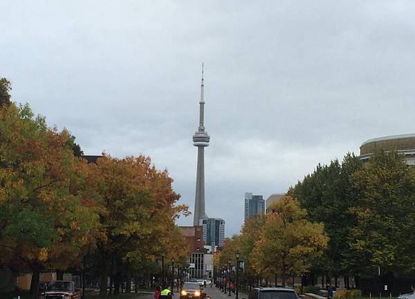 0715《跳躍》多倫茤 CN Tower (1).JPG