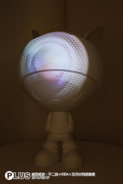 「基因搖滾：不二良×KEA×五月天阿信聯展 」