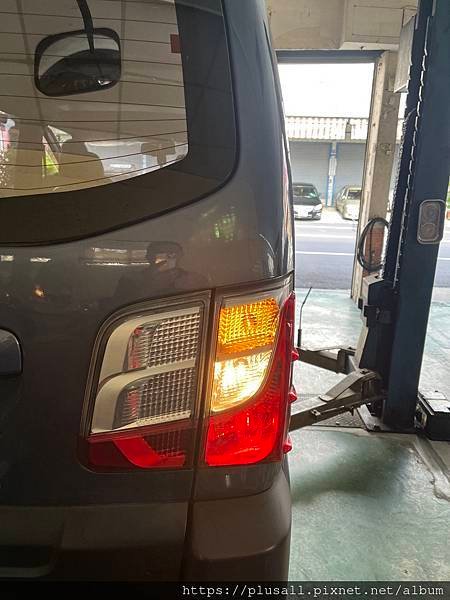 CMC VERYCA  菱利 A180 1.5L 倒車燈不會
