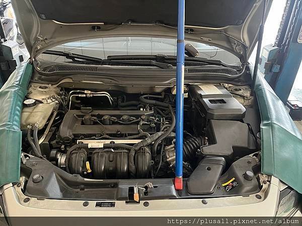 VOLVO S40 充電異常 熱車後出現燒焦味 更換發電機