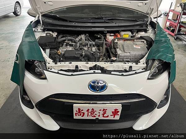 PRIUS C 更換火星塞