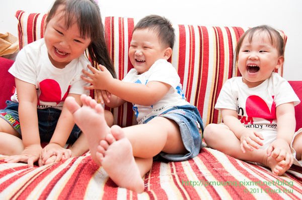 有兄弟姊妹真好～(快樂小三裝 We&apos;re a Happy Family).jpg