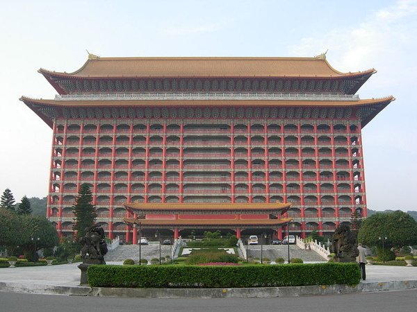 800px-The_Grand_Hotel_Taipei_%28Main_Building%29.jpg