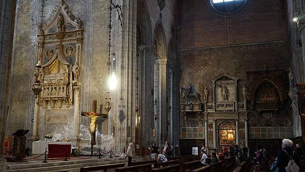 09252022 Basilica de Santa Maria Gloriosa di Frari (16).JPG