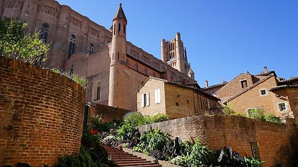 法國南部紅城阿爾比 (Albi)：列為世界遺產的主教城市和華