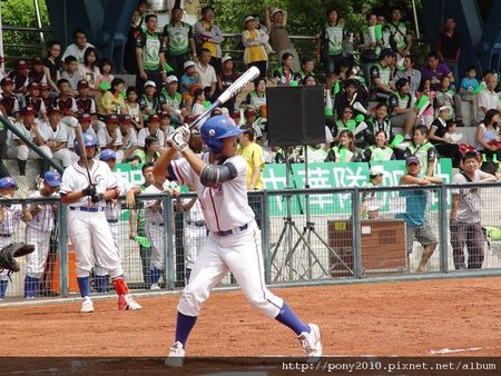 3-中華隊二棒吳國豪五打數四安打並擊出場內全壘打.JPG