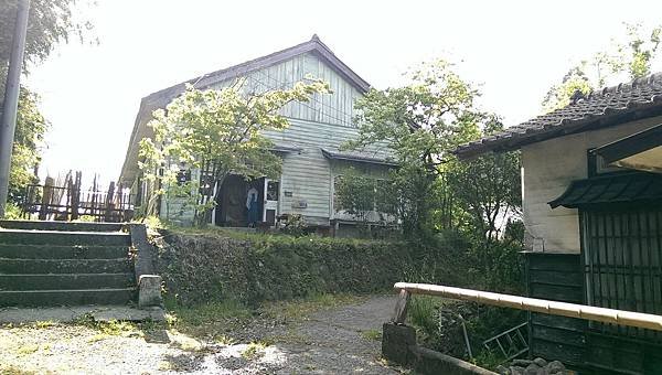 白色倉庫